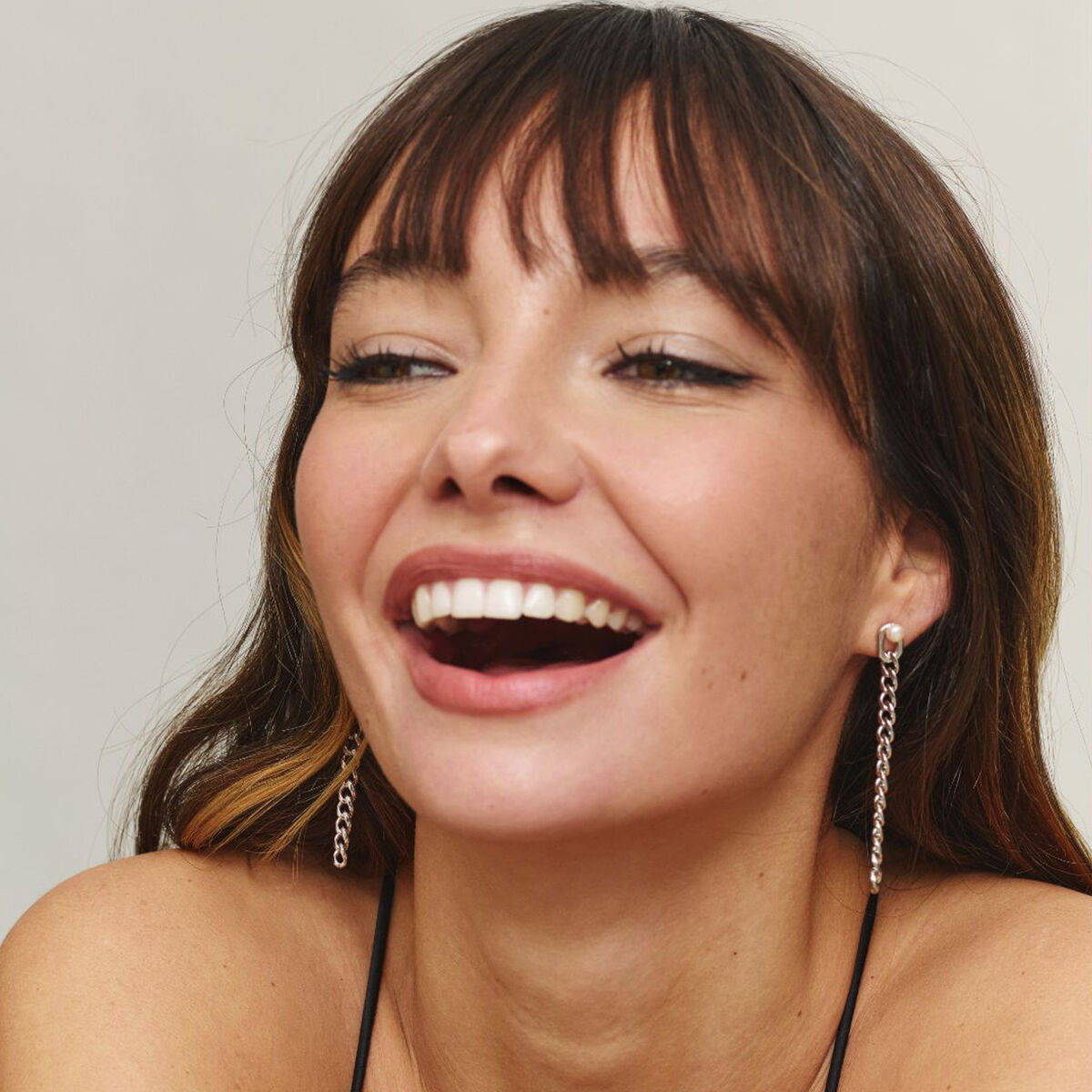 V2HE8C26402062B33403D7DE3B6BBF8DC22R7566653P2