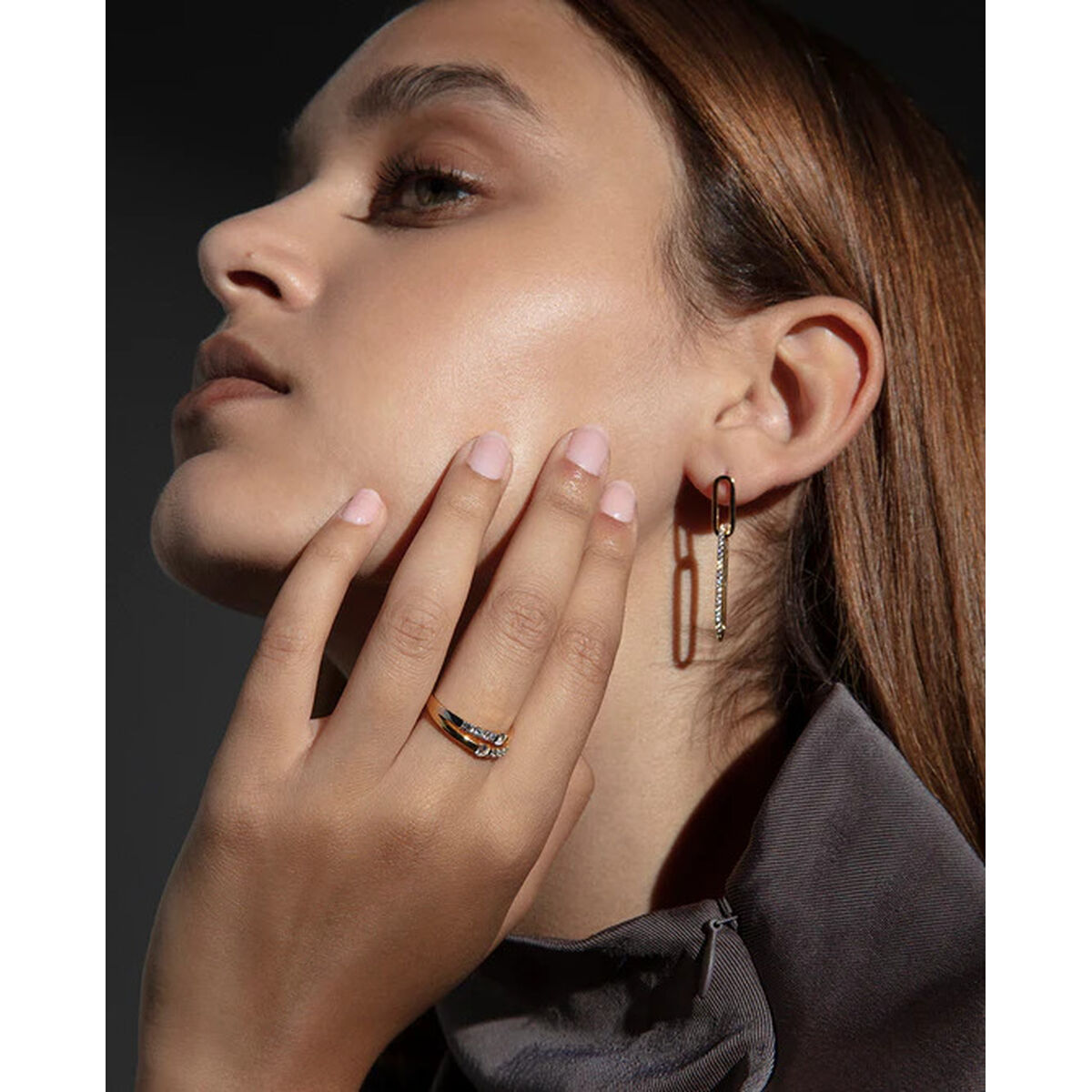 V3HCFCC5961FE7A0ECD1A17FEF5A2820AC4R6852050P2