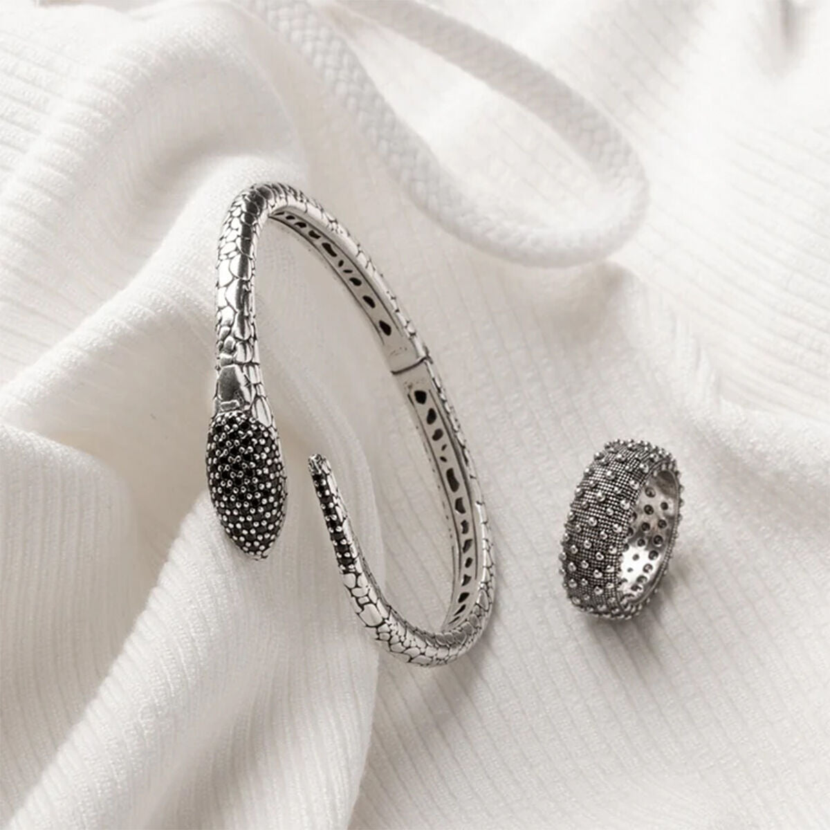 V4H235248A36EB4F8FADAEB5885E8DD0B32R5823295P3