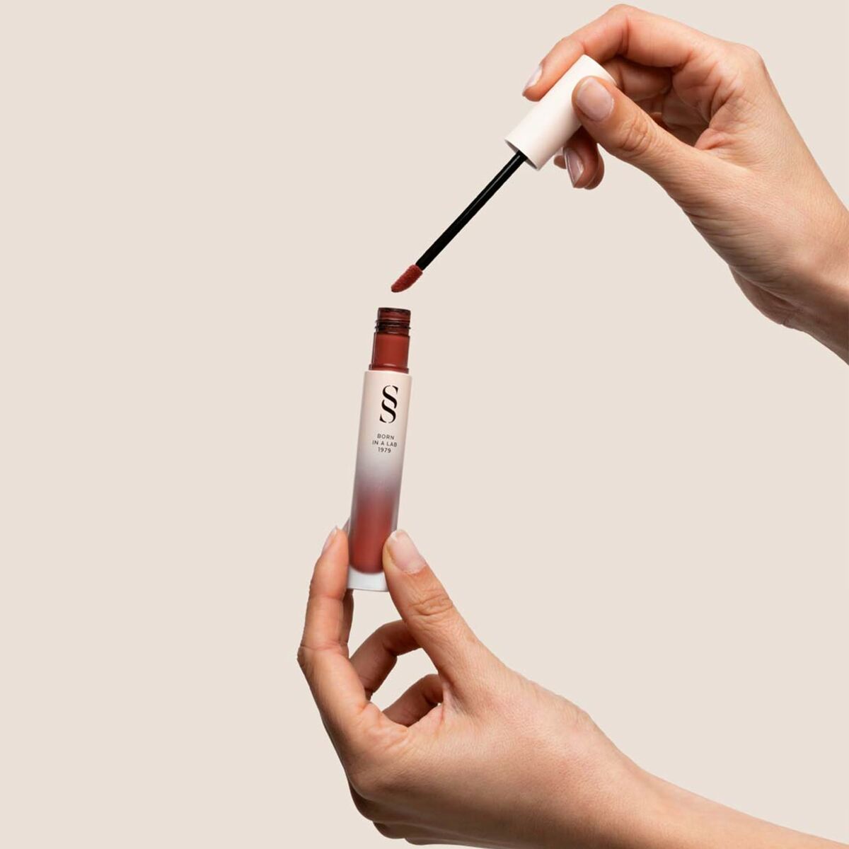 V4H2051E40ED809D10073151809324A8A59R6239446P3