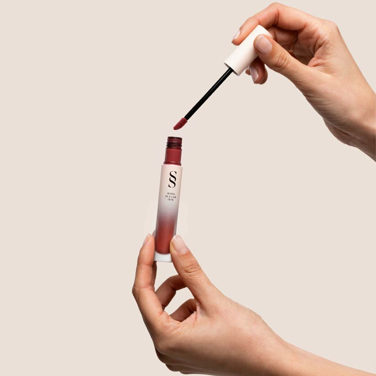 V4H1FB89D856DCBEE49F21EE6BE6CE55065R6241801P3