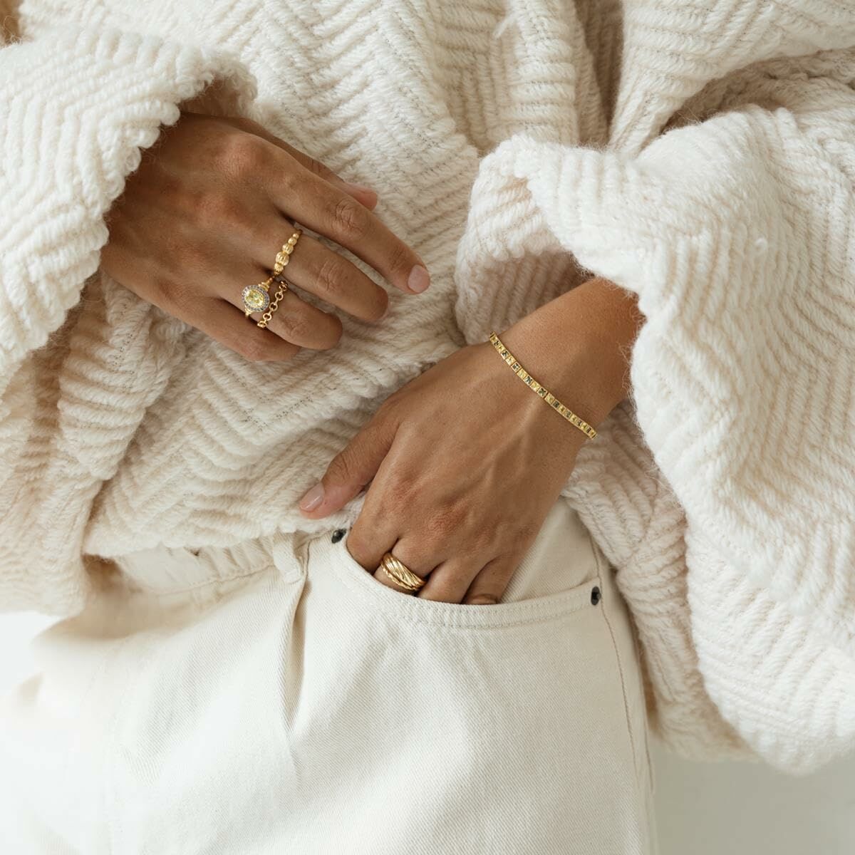 V4H0F7BCD5D6DEE621D705C316970E0C01DR5776137P6